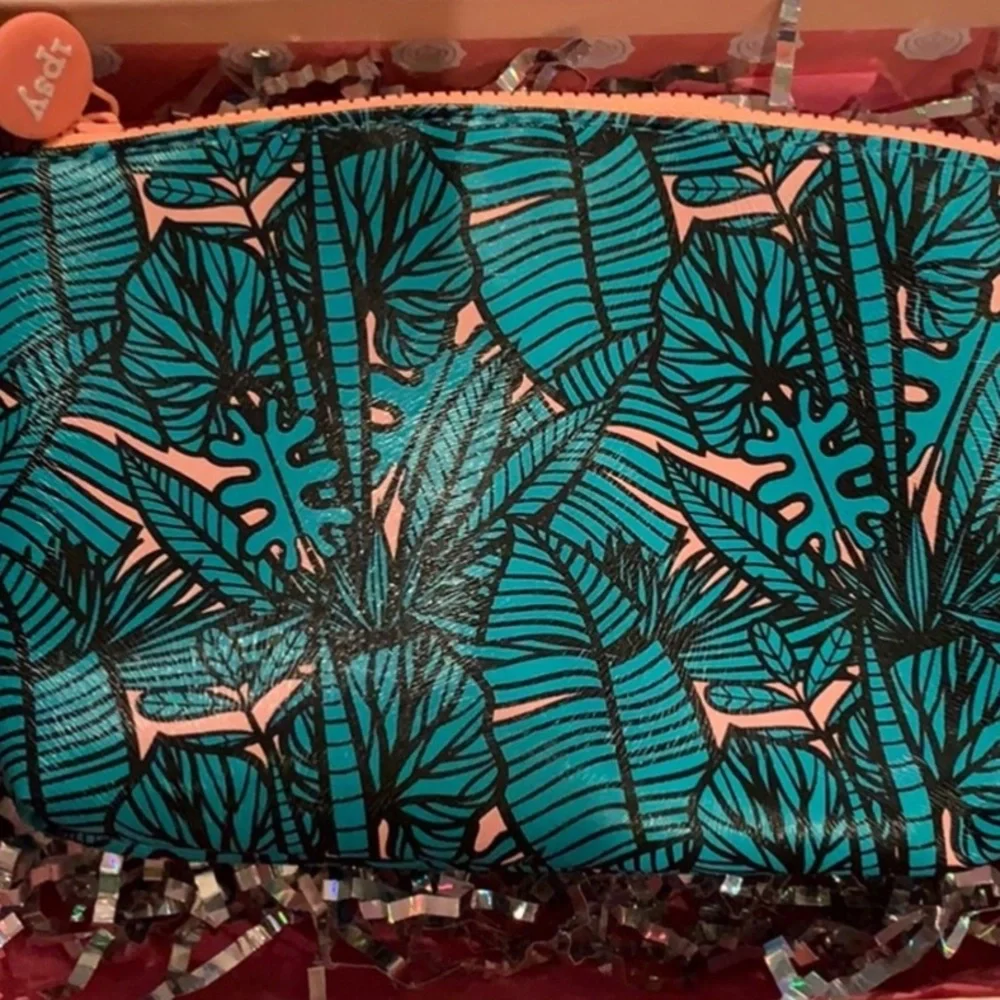IPSY TROPICAL THEMED GLAM COSMETIC CLUTCH BAG